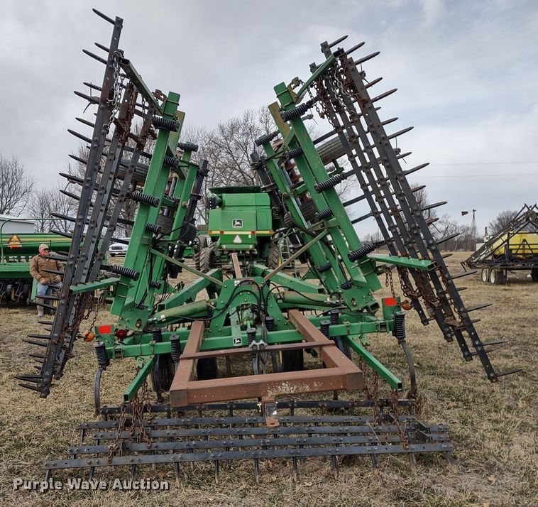 image for item DR8147 John Deere 726  mulch finisher