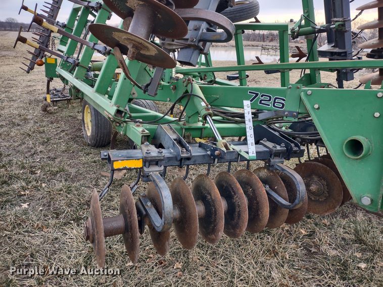 image for item DR8147 John Deere 726  mulch finisher