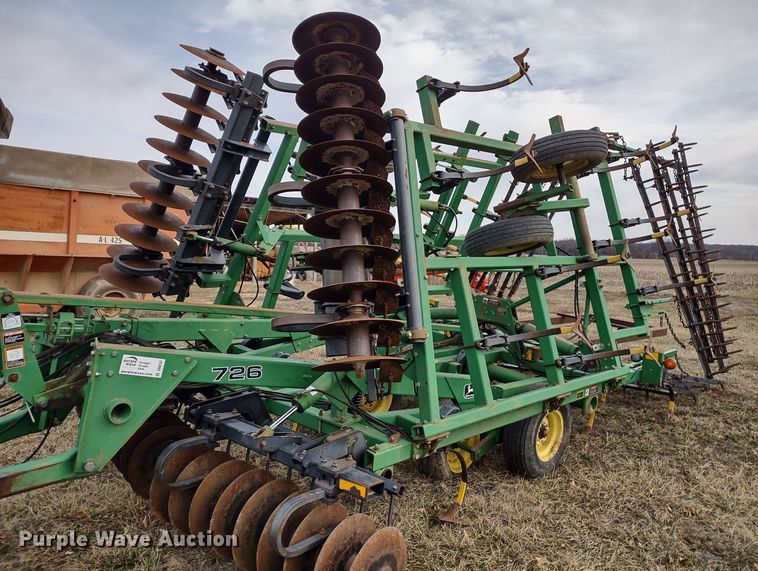 image for item DR8147 John Deere 726  mulch finisher