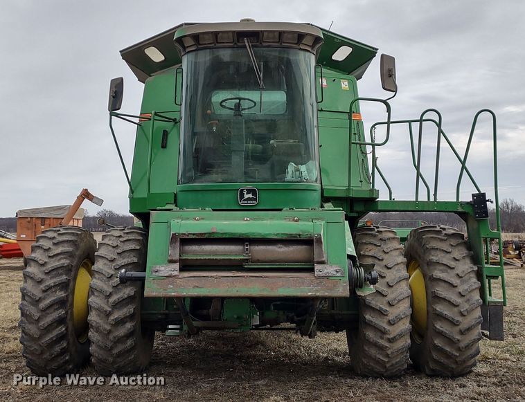 image for item DR8150 1994 John Deere 9500  RWA combine