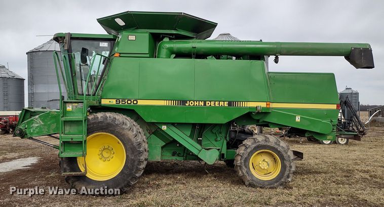 image for item DR8150 1994 John Deere 9500  RWA combine