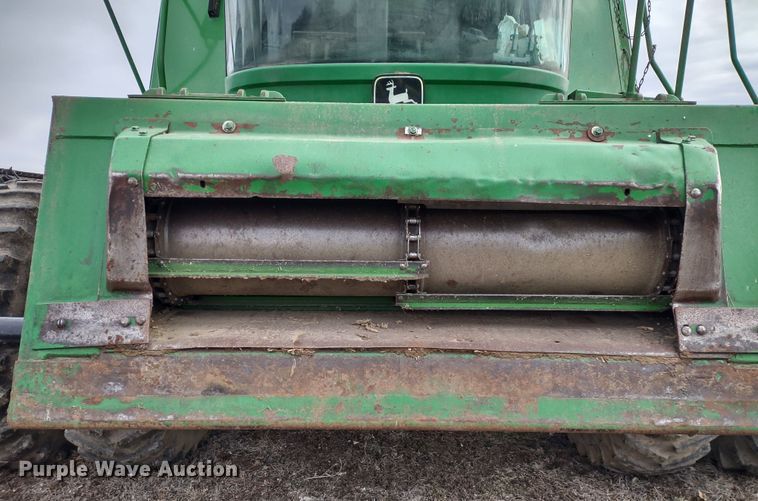 image for item DR8150 1994 John Deere 9500  RWA combine