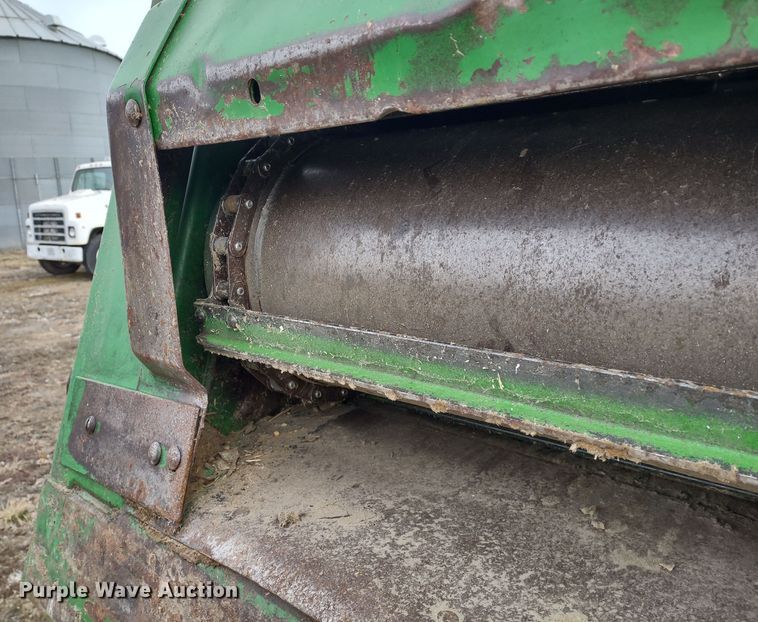 image for item DR8150 1994 John Deere 9500  RWA combine