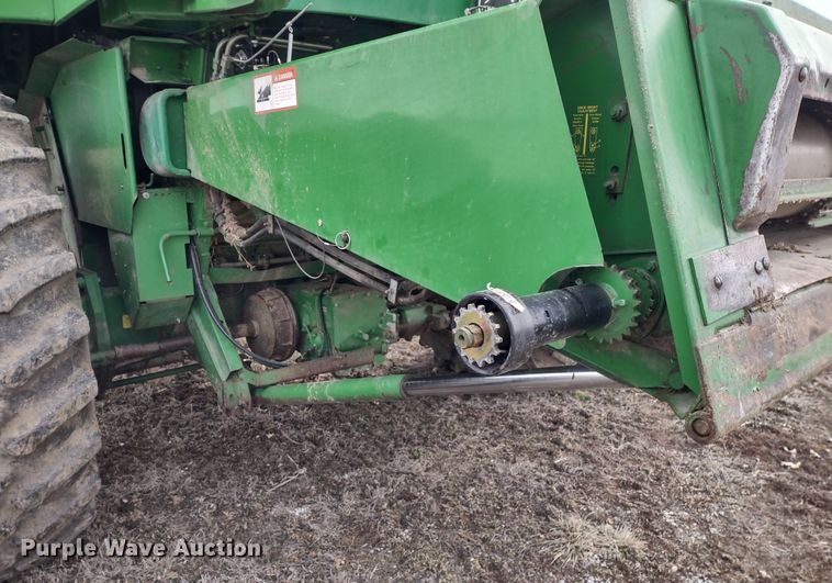 image for item DR8150 1994 John Deere 9500  RWA combine