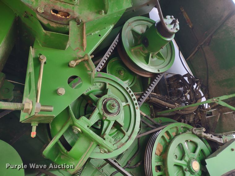 image for item DR8150 1994 John Deere 9500  RWA combine