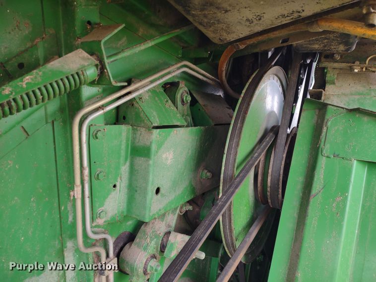 image for item DR8150 1994 John Deere 9500  RWA combine