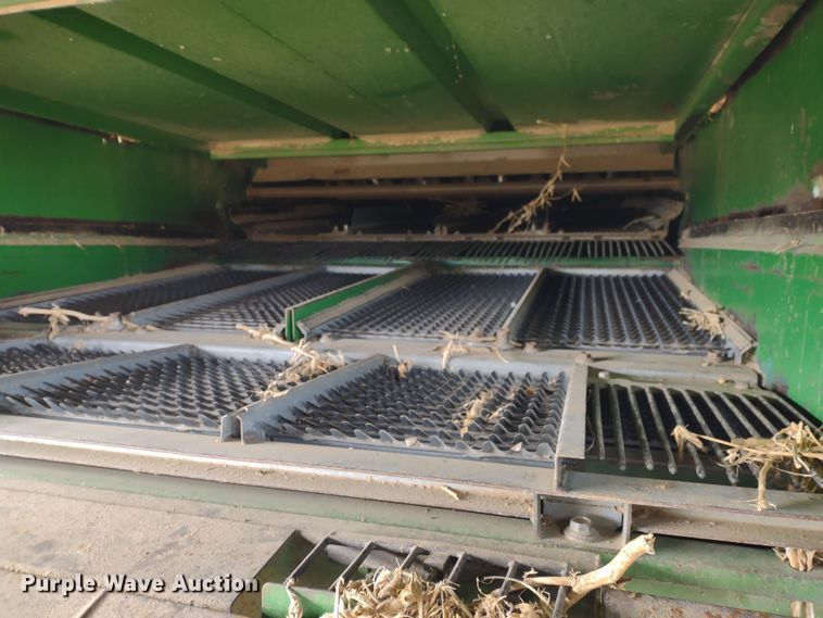 image for item DR8150 1994 John Deere 9500  RWA combine