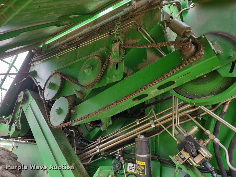 image for item DR8150 1994 John Deere 9500  RWA combine