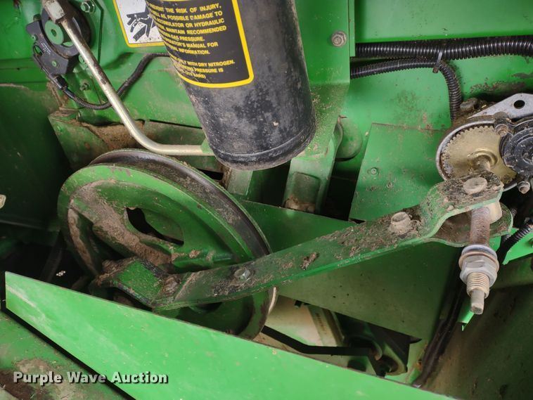 image for item DR8150 1994 John Deere 9500  RWA combine