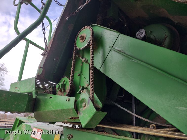 image for item DR8150 1994 John Deere 9500  RWA combine