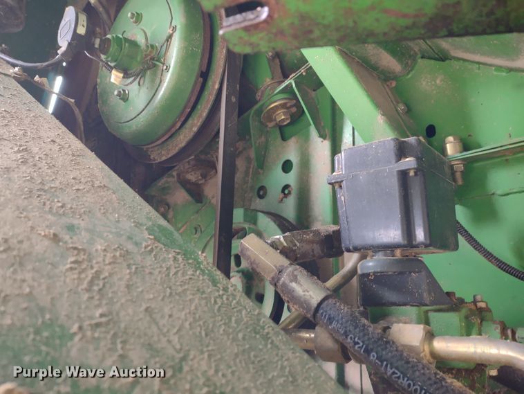 image for item DR8150 1994 John Deere 9500  RWA combine