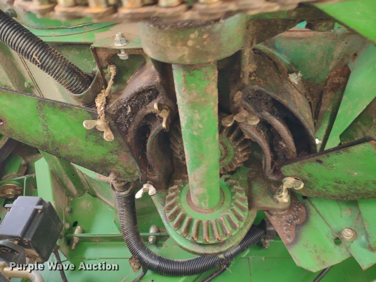 image for item DR8150 1994 John Deere 9500  RWA combine