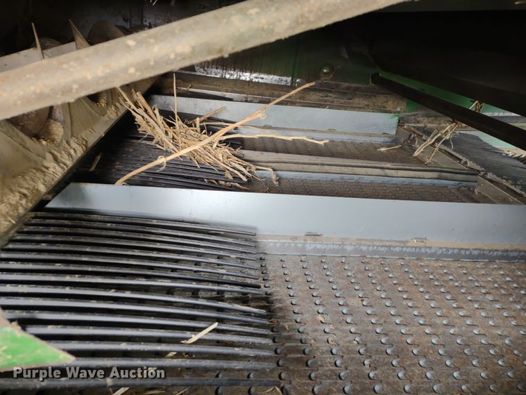 image for item DR8150 1994 John Deere 9500  RWA combine