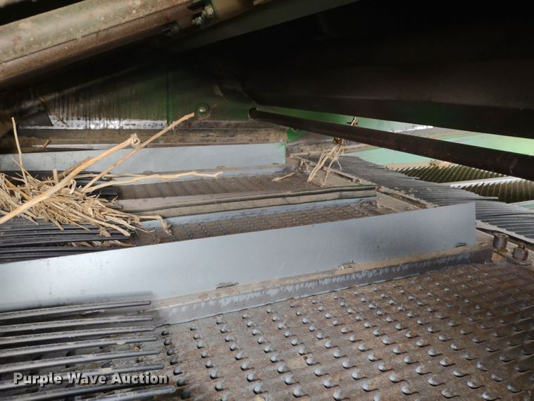 image for item DR8150 1994 John Deere 9500  RWA combine