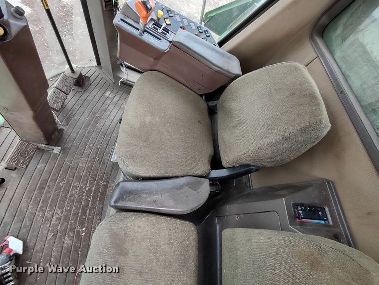 image for item DR8150 1994 John Deere 9500  RWA combine