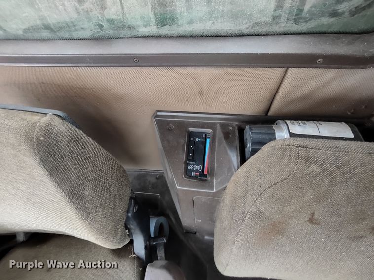 image for item DR8150 1994 John Deere 9500  RWA combine