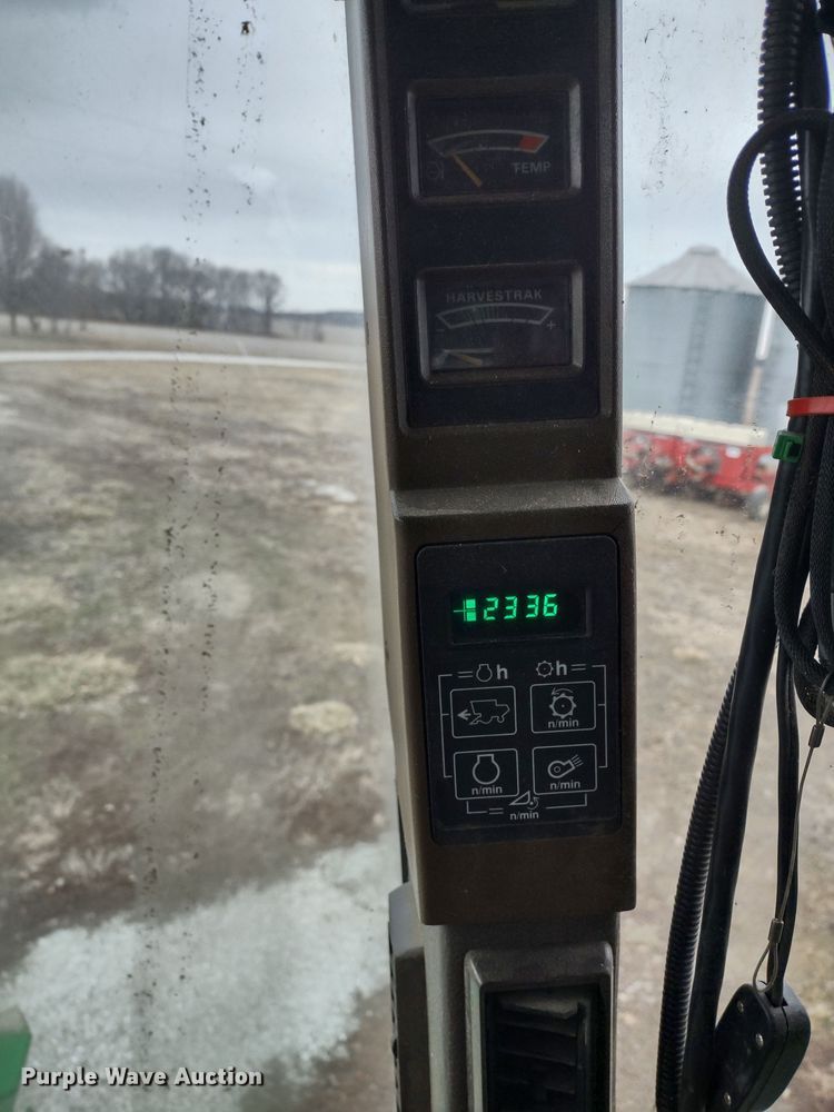 image for item DR8150 1994 John Deere 9500  RWA combine