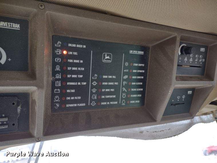 image for item DR8150 1994 John Deere 9500  RWA combine
