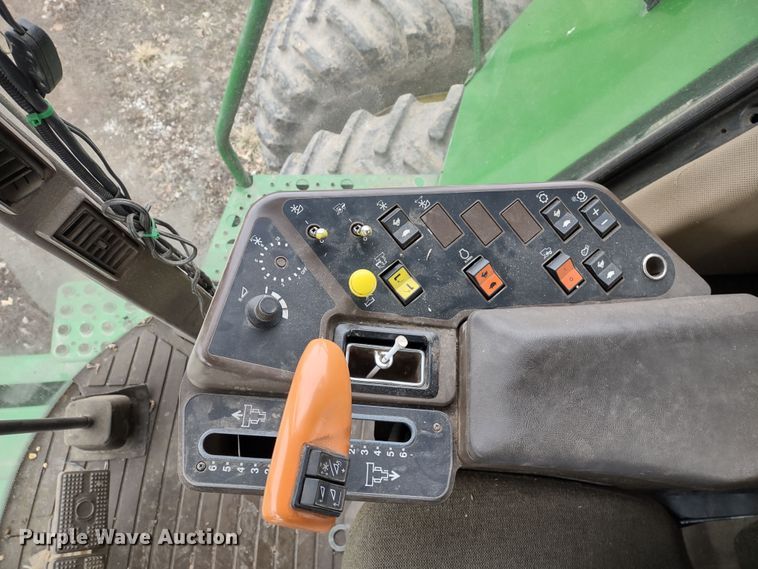 image for item DR8150 1994 John Deere 9500  RWA combine