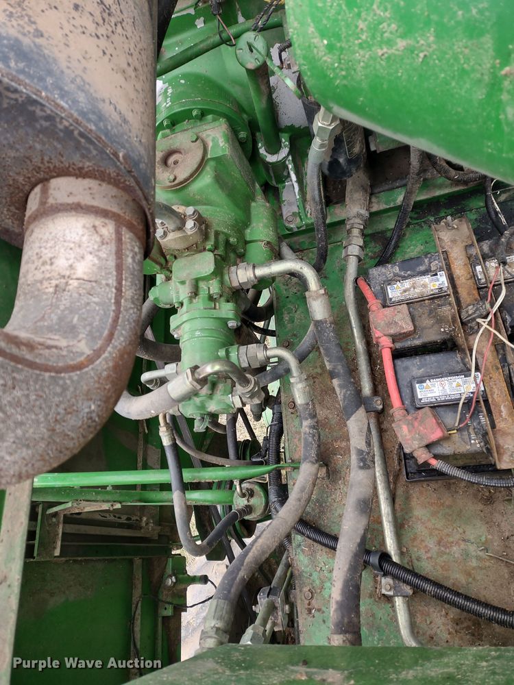 image for item DR8150 1994 John Deere 9500  RWA combine