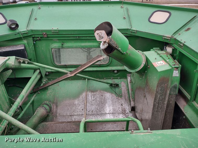 image for item DR8150 1994 John Deere 9500  RWA combine