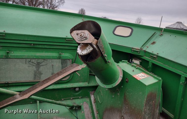 image for item DR8150 1994 John Deere 9500  RWA combine