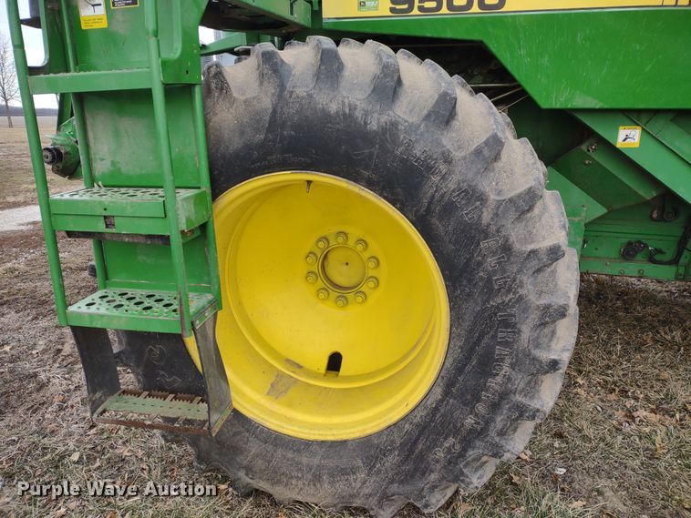 image for item DR8150 1994 John Deere 9500  RWA combine