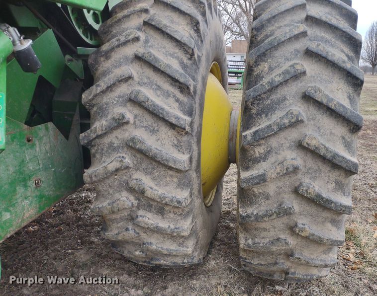 image for item DR8150 1994 John Deere 9500  RWA combine