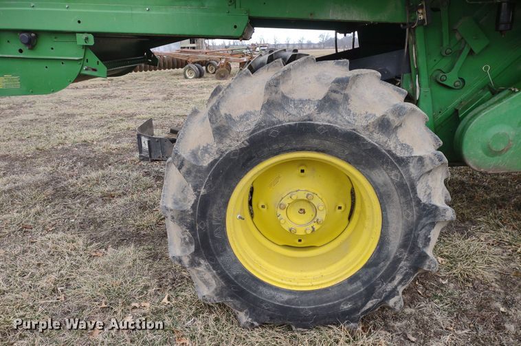 image for item DR8150 1994 John Deere 9500  RWA combine