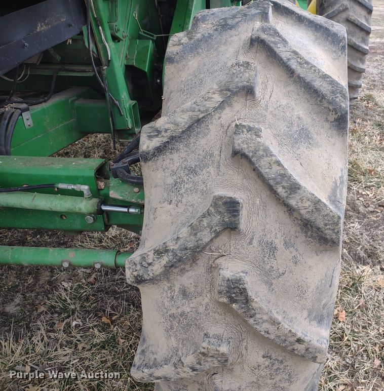 image for item DR8150 1994 John Deere 9500  RWA combine