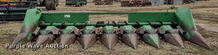 image for item DR8152 John Deere 843  corn head