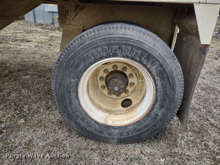 image for item DR8153 1996 Jet  grain trailer