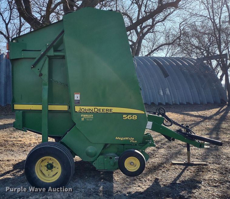 image for item DR8160 John Deere 568  round baler