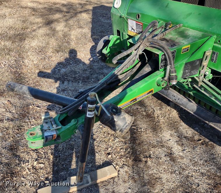 image for item DR8160 John Deere 568  round baler
