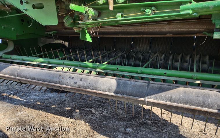 image for item DR8160 John Deere 568  round baler