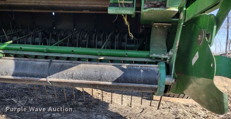 image for item DR8160 John Deere 568  round baler