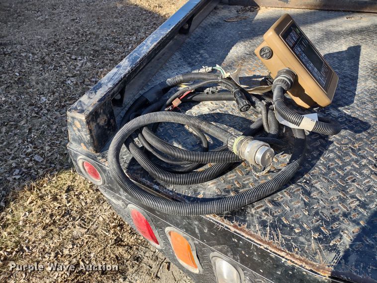 image for item DR8160 John Deere 568  round baler