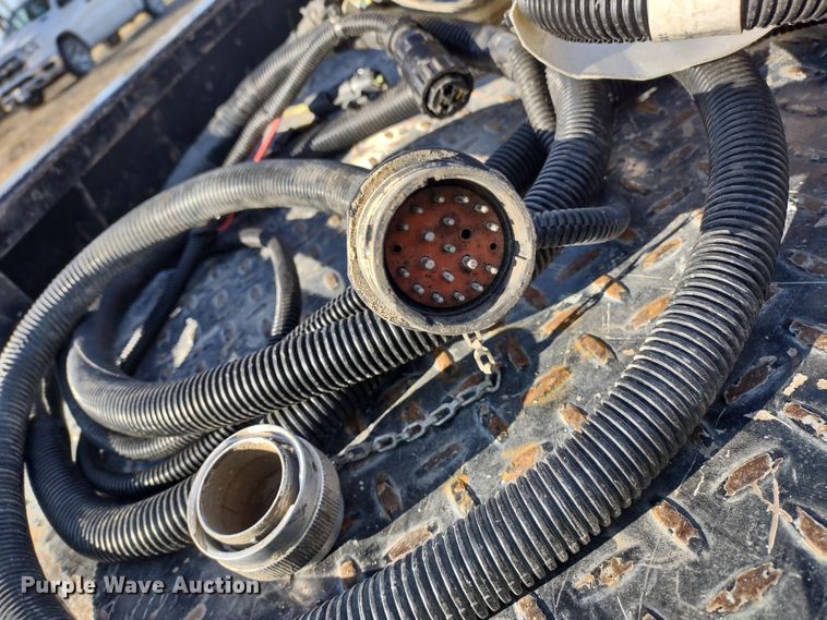 image for item DR8160 John Deere 568  round baler