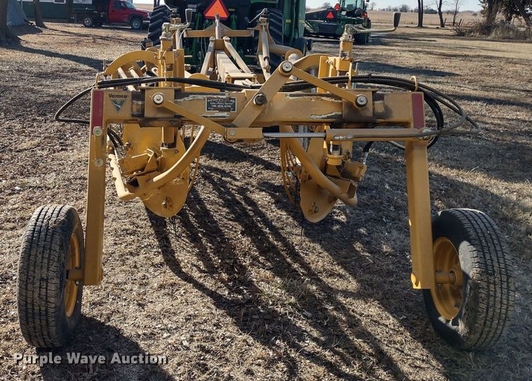 image for item DR8161 Vermeer R2300  hay rake
