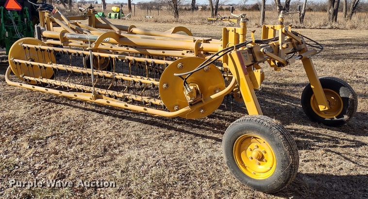 image for item DR8161 Vermeer R2300  hay rake