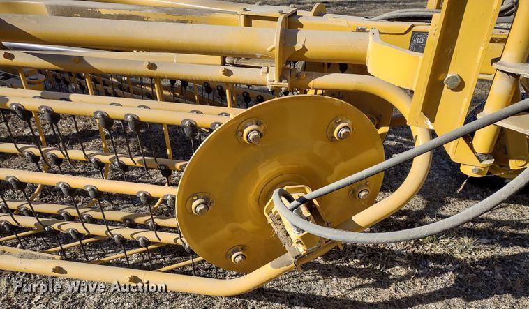 image for item DR8161 Vermeer R2300  hay rake