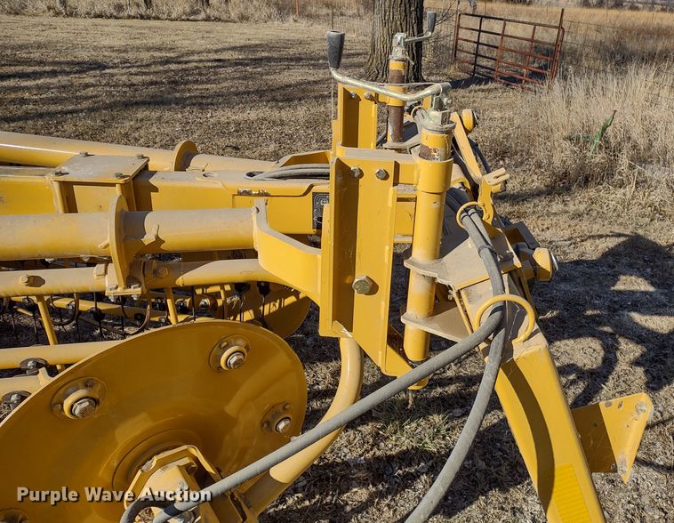 image for item DR8161 Vermeer R2300  hay rake