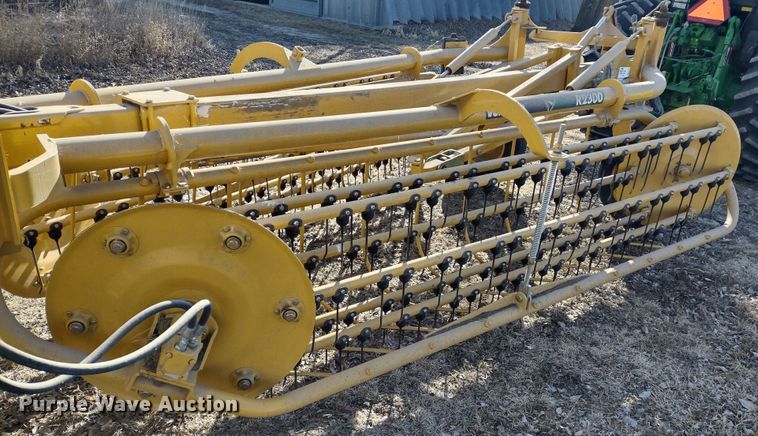 image for item DR8161 Vermeer R2300  hay rake