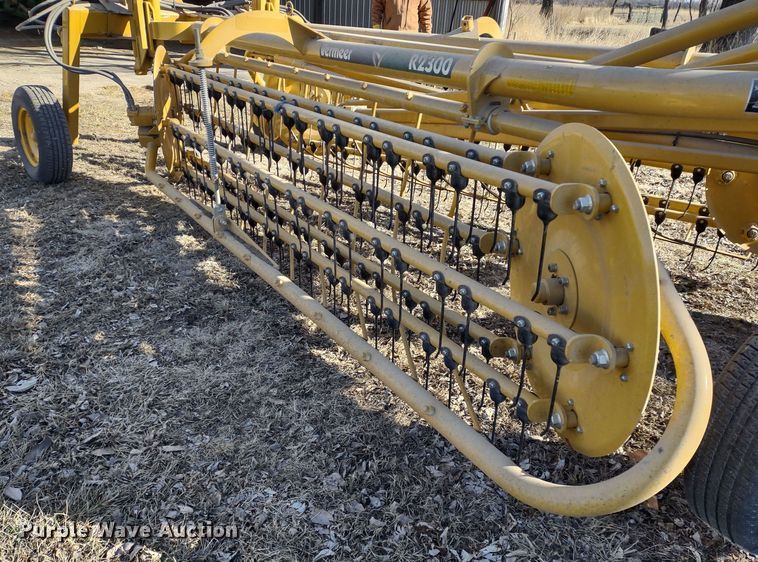 image for item DR8161 Vermeer R2300  hay rake