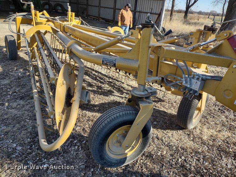 image for item DR8161 Vermeer R2300  hay rake
