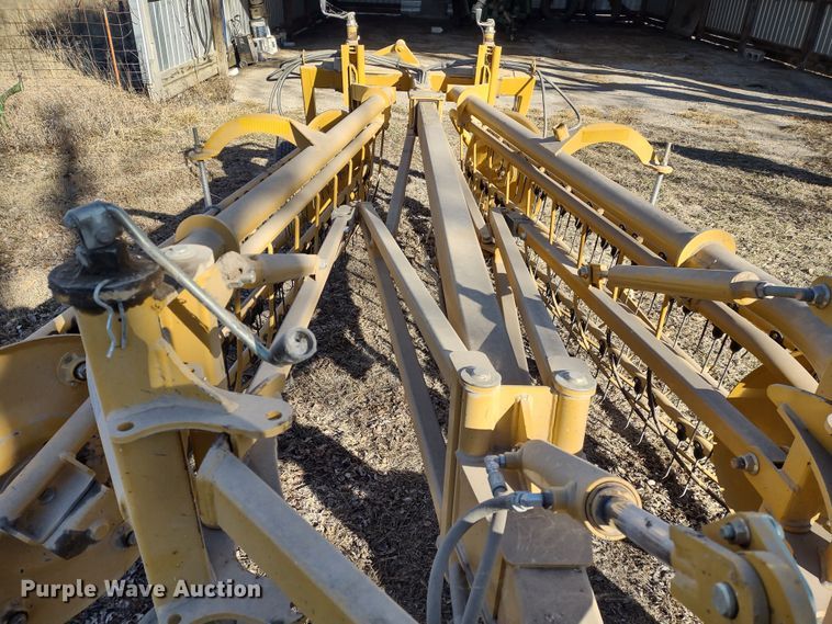 image for item DR8161 Vermeer R2300  hay rake