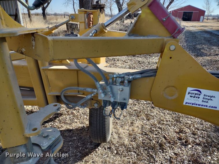 image for item DR8161 Vermeer R2300  hay rake