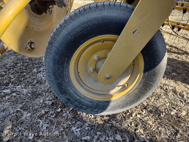 image for item DR8161 Vermeer R2300  hay rake