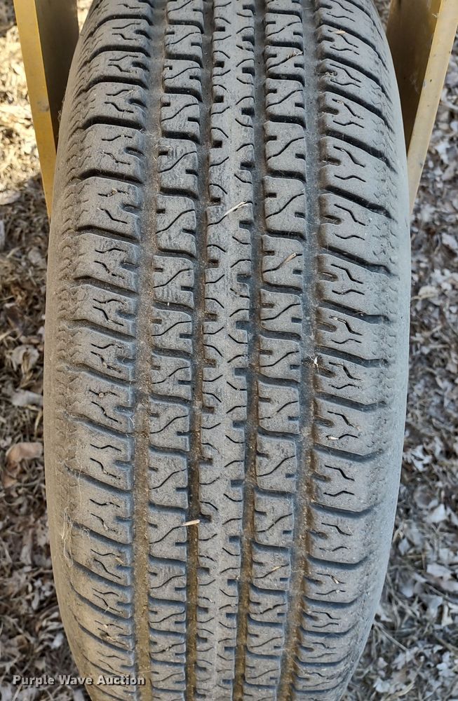 image for item DR8161 Vermeer R2300  hay rake