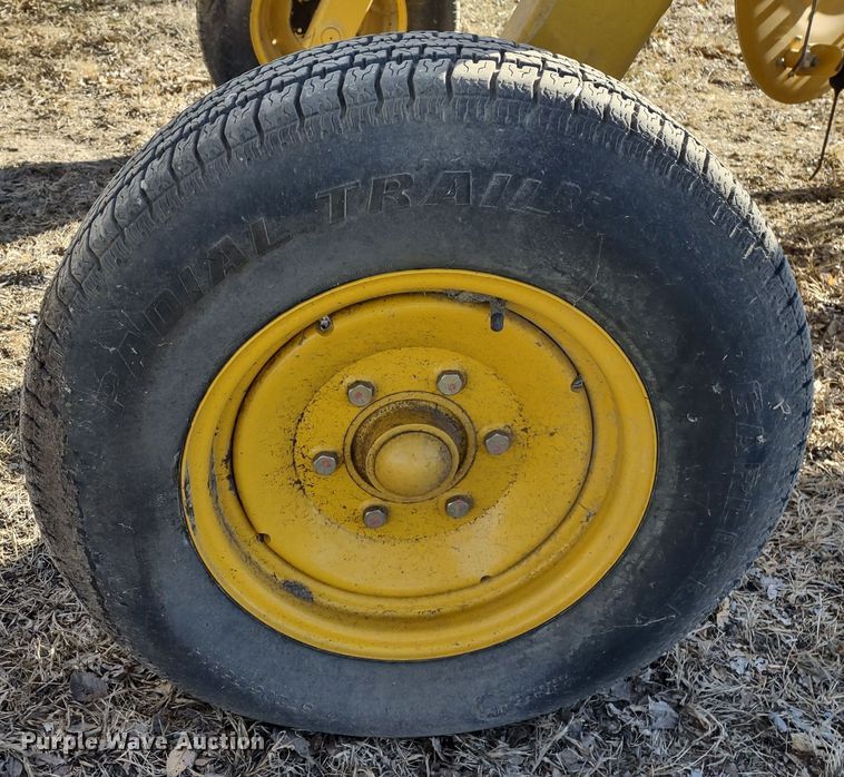 image for item DR8161 Vermeer R2300  hay rake